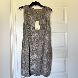 NWT gray linen dress with white design and pockets